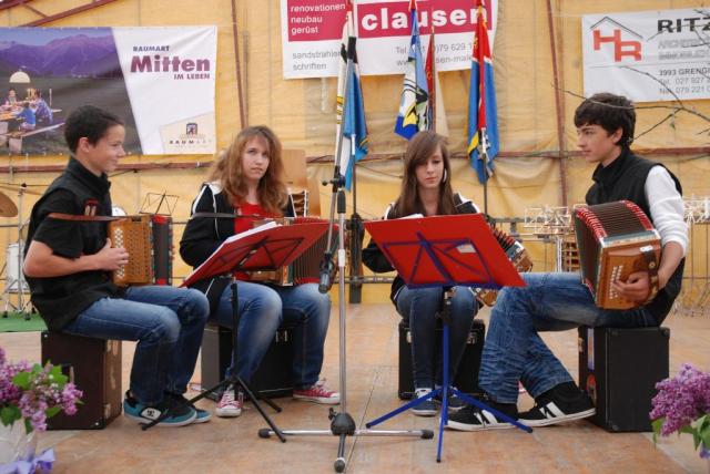 0152_fahnenweihe_20120603.jpg